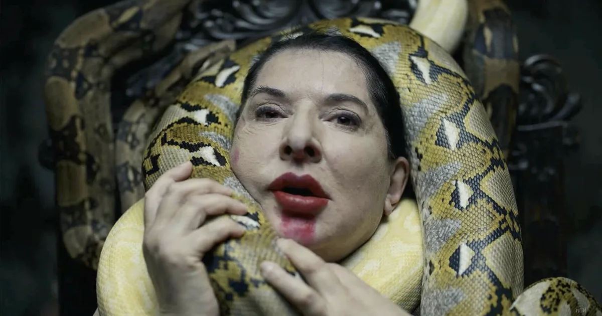 Marina Abramović trasforma una cisterna di Copenaghen in teatro dell'effimero con l'opera su Maria Callas