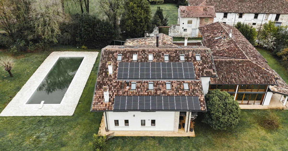 Energia solare, i preconcetti frenano le famiglie italiane. Il calo del 30% non è colpa della tecnologia