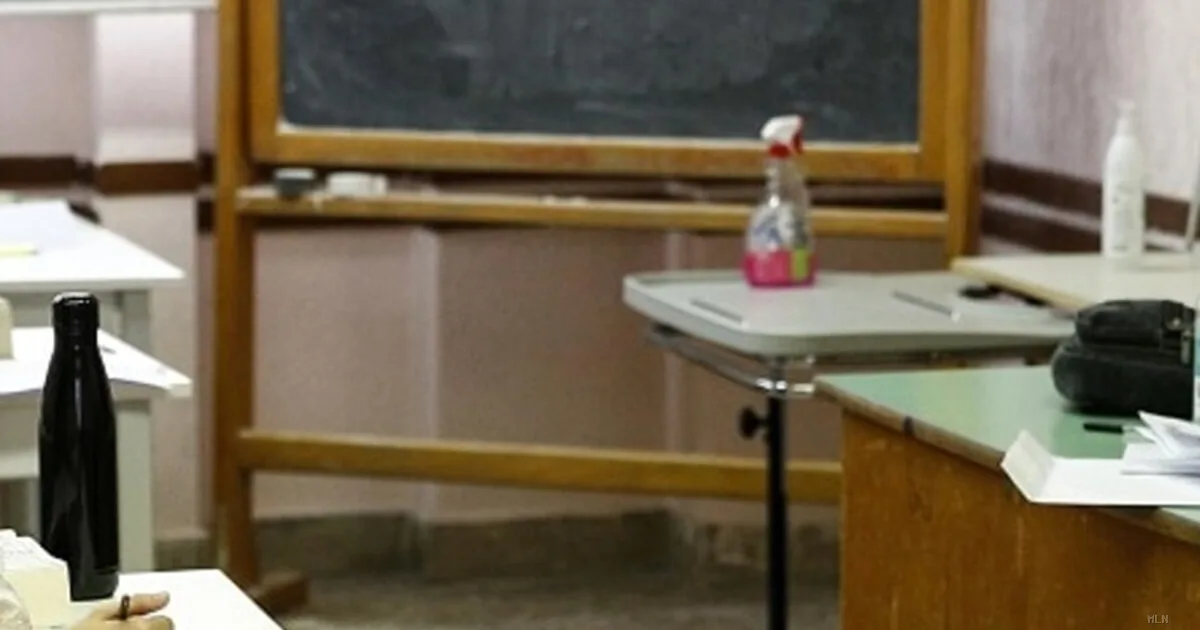 Docente under inchiesta: madre scopre contatti con alunna 16enne nell'hinterland fiorentino