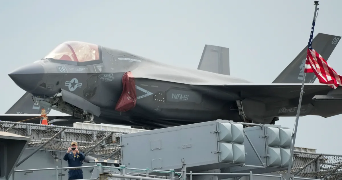 Washington schiera 2.500 militari nel Golfo: la risposta americana alla stretta iraniana su Hormuz