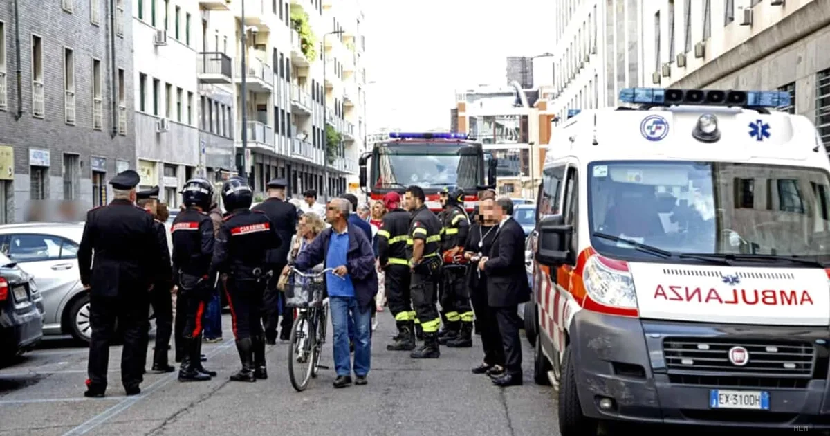 Madre sospende il figlio di 2 anni dal balcone al settimo piano: "Era per educarlo"