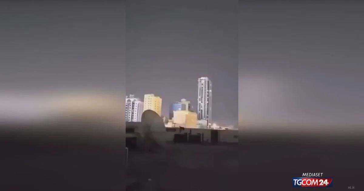 Attacco con drone a Dubai: grattacielo in fiamme nel quartiere Al-Badaa