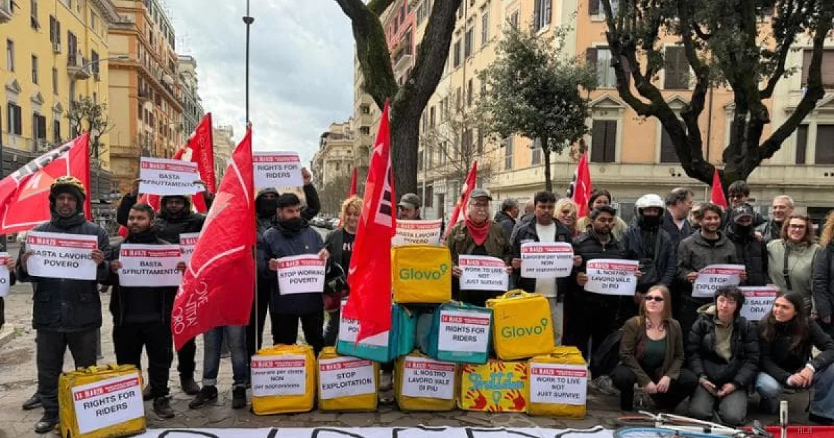 Cgil scende in piazza con i rider: "Contratti e tutele adesso"