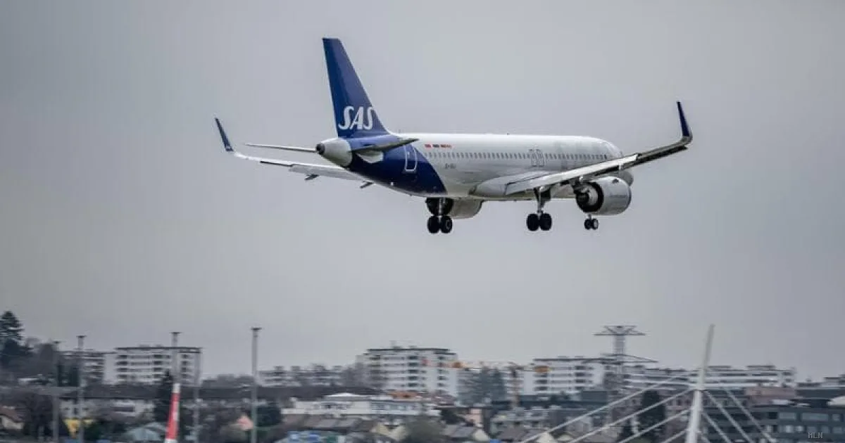 Bruxelles, aereo Scandinavian a un passo dalla catastrofe: il copilota evita lo schianto sui depositi di cherosene