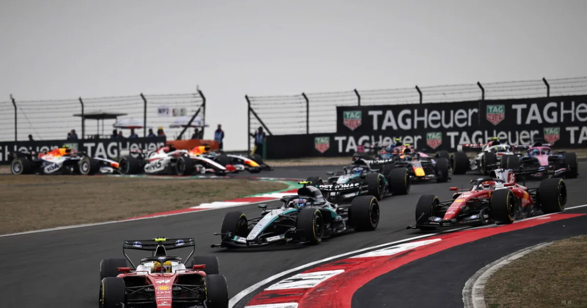 Hamilton a podio in Cina: gli auguri a Räikkönen e la sfida entusiasmante con Leclerc