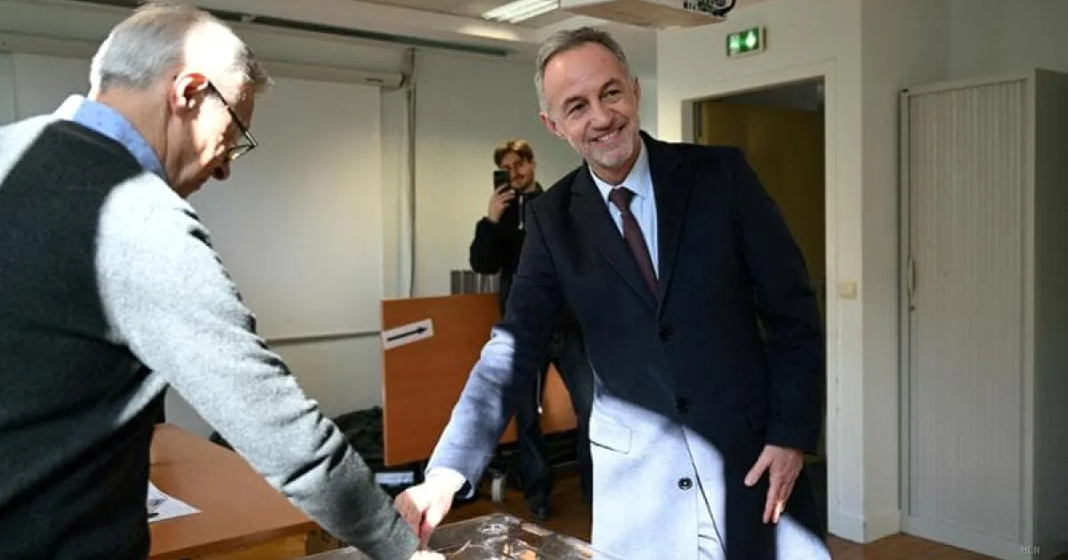 Francia alle urne per le comunali: test cruciale prima delle presidenziali