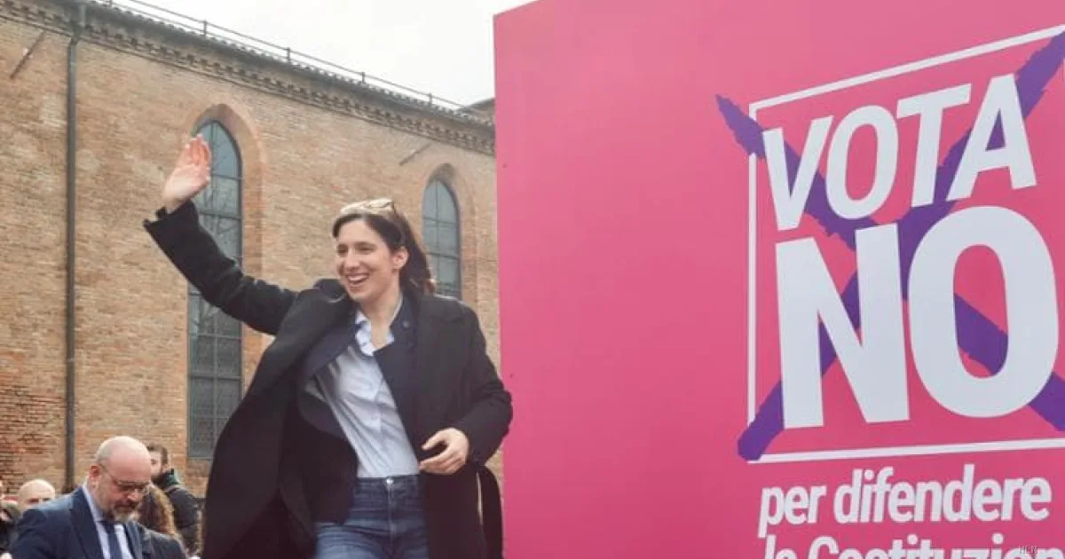 Schlein a Bologna contro i finanziamenti alle guerre: "L'Italia non può pagare per gli altri"