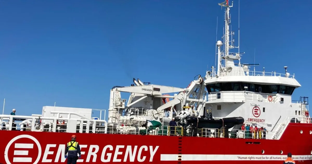 Emergency salva altri 25 migranti in 48 ore: la Life Support tira su 123 persone