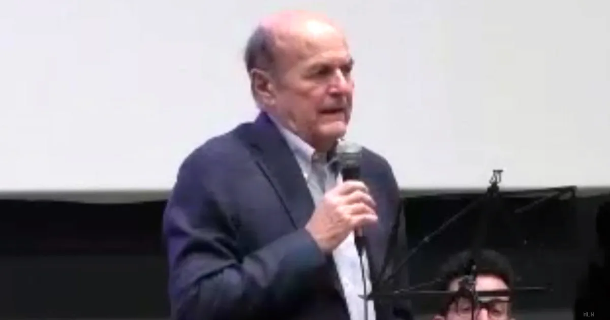 Bersani: il No al referendum è dedica ai magistrati uccisi. Attacco alla riforma della giustizia