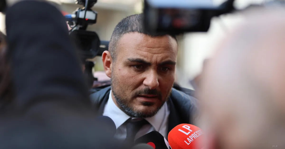 Caso Caliendo, l'avvocato della famiglia contro il sit-in al Monaldi: «Nessuno per il bimbo»