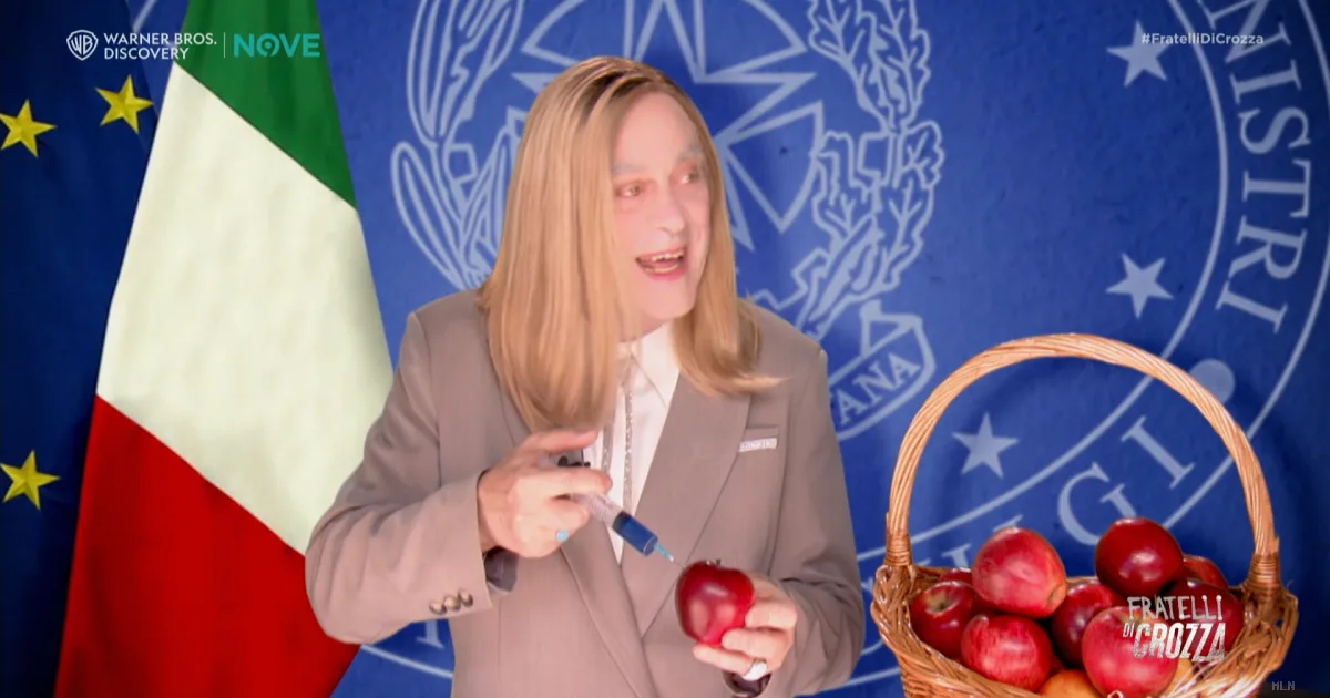 Crozza nei panni di Meloni: la strega e il video censurato dalla Bartolozzi