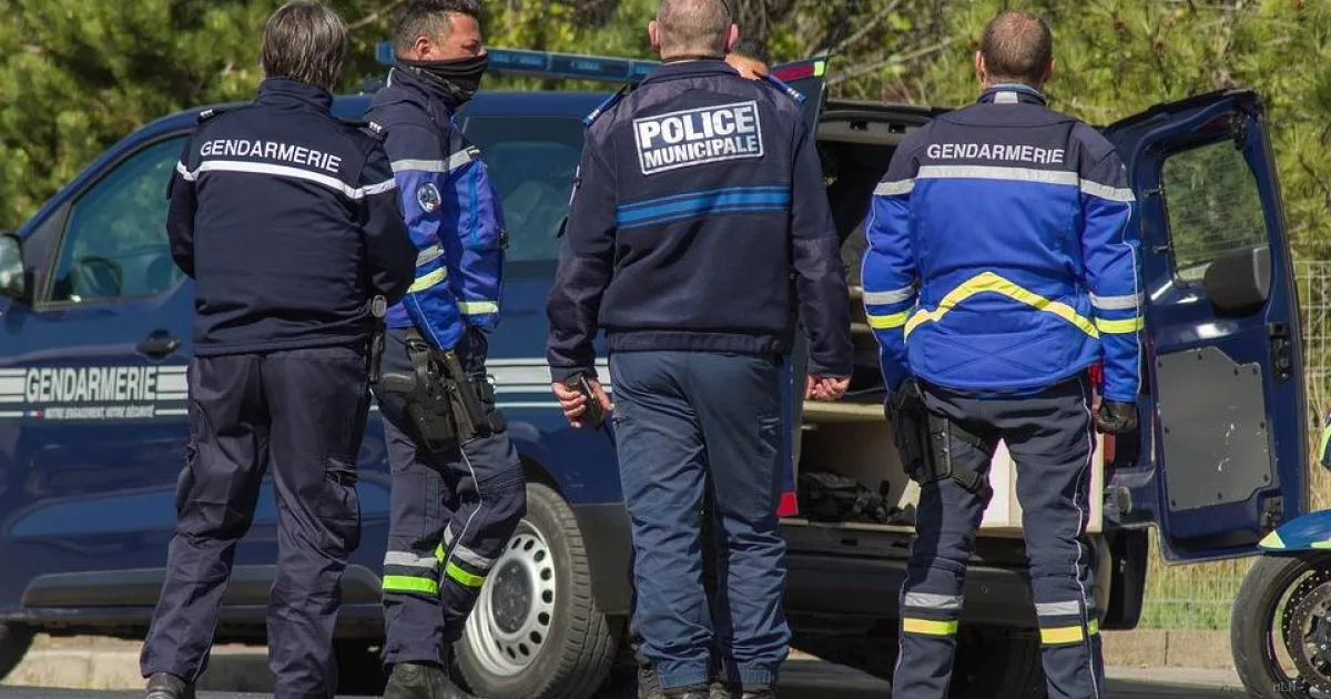 Attentato pianificato in Francia: due fratelli italo-marocchini arrestati con armi e simboli jihadisti