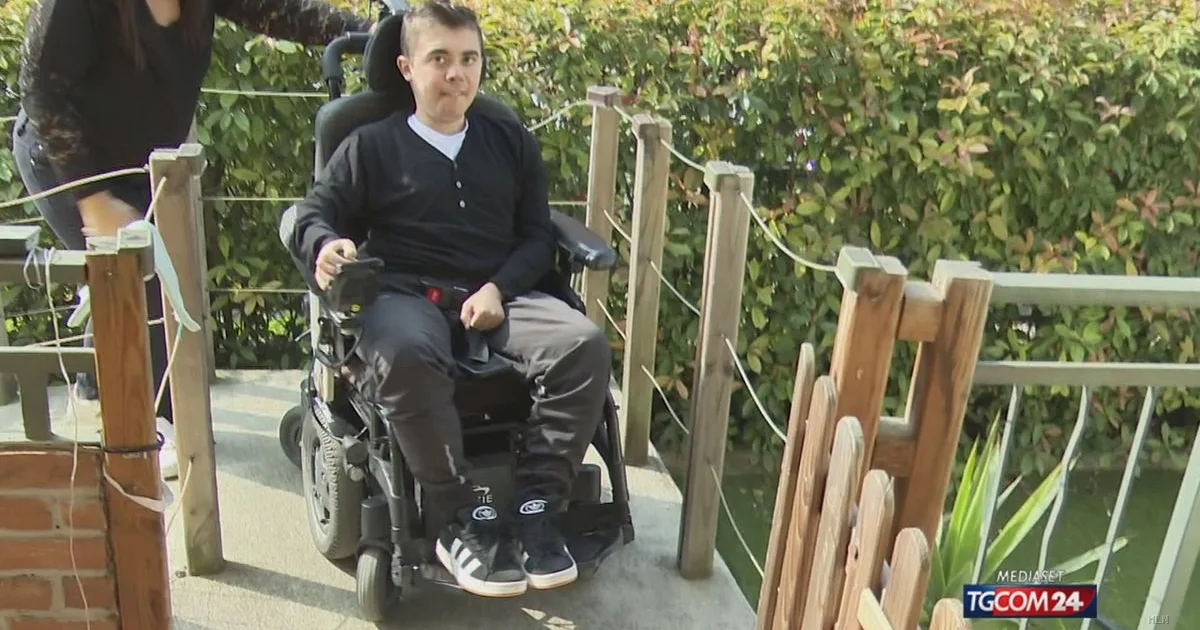 Incidente stradale gli ruba l'autonomia: il 21enne Alessandro chiede aiuto per una nuova auto