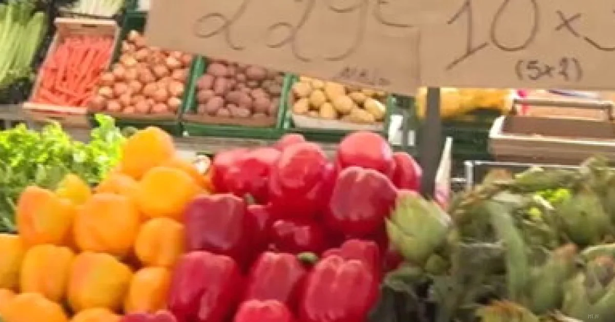La crisi iraniana colpisce la spesa: frutta e verdura alle stelle, rincari fino al 50%
