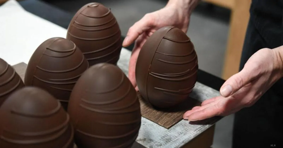 Pasqua più cara: trasporti e alimentari in rialzo, i biglietti aerei superano i 400 euro