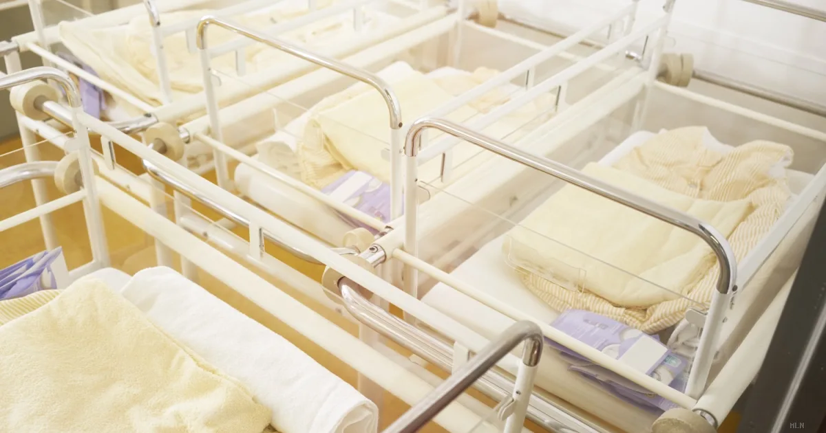 La maternità surrogata diventa industria: miliardi di fatturato, pochi controlli e forti squilibri