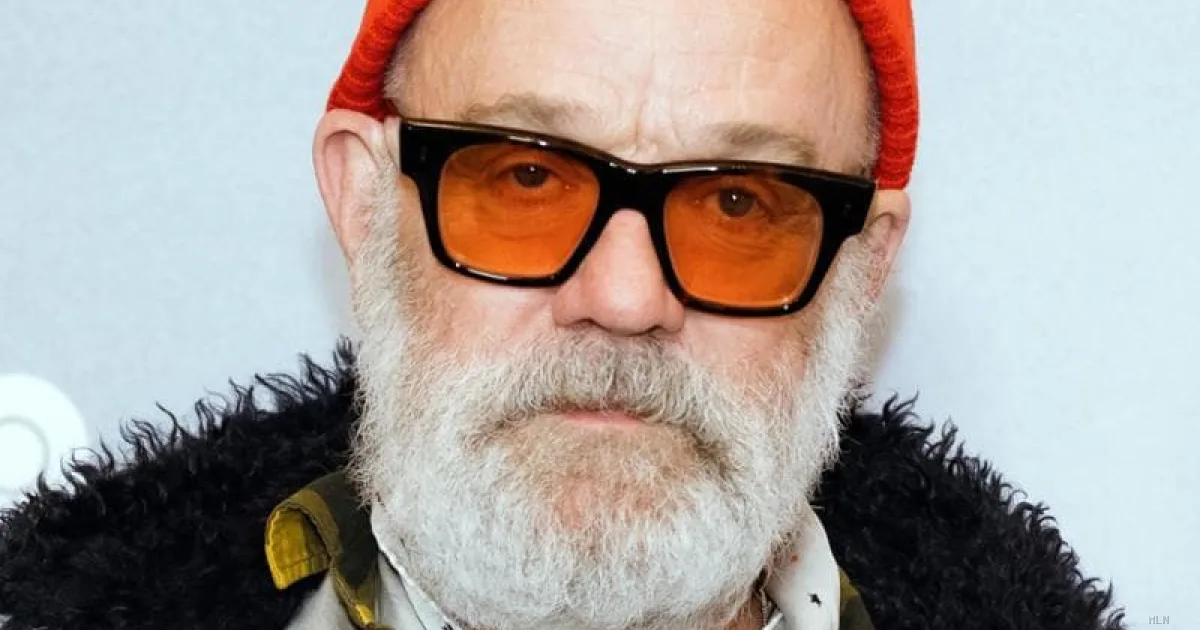 Michael Stipe annuncia ritardi per l'album solista: "La pressione è enorme"