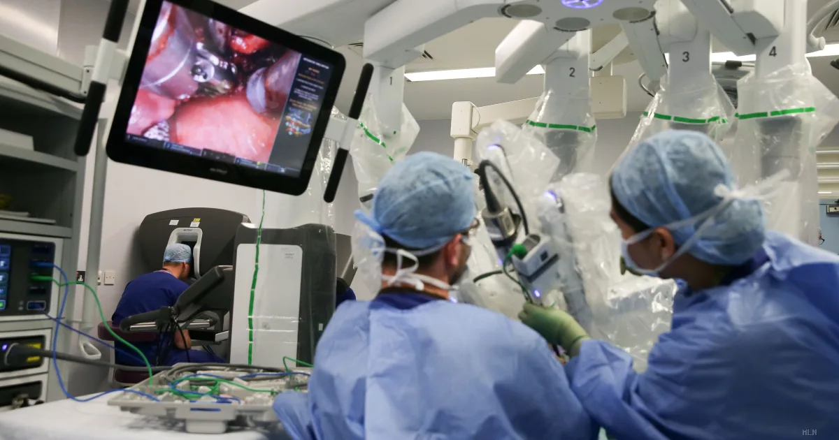 Intuitive Surgical violata da hacker: esposti i dati di migliaia di chirurghi e ospedali