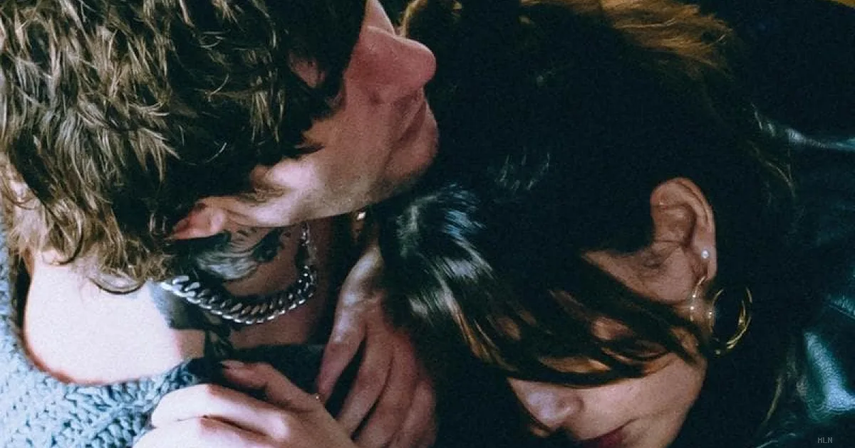 Emma e Rkomi insieme per la prima volta: esce "Vacci piano", il nuovo duetto pop