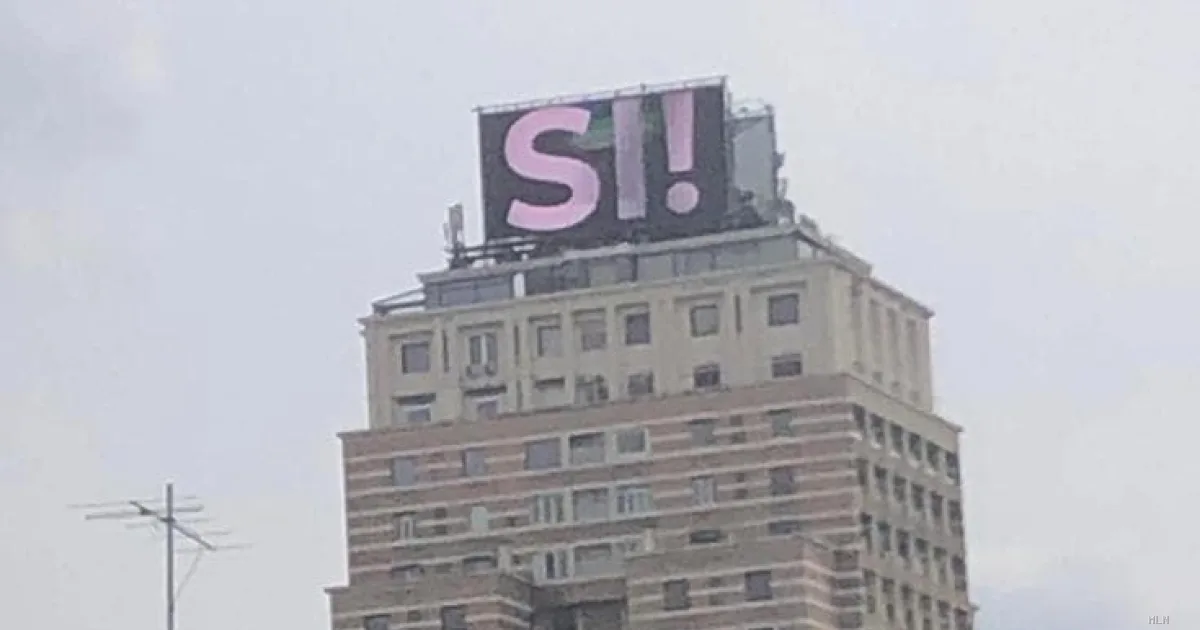 Genova, maxi-schermo acceso sul referendum: il comitato del No protesta per il silenzio elettorale