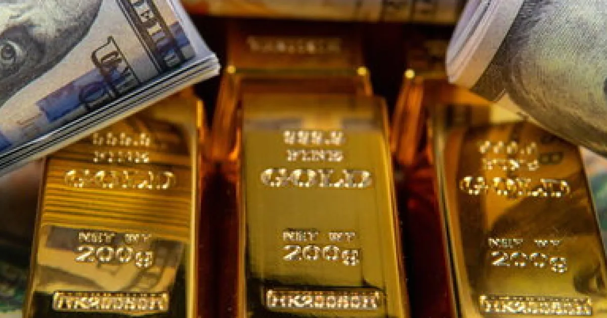 L'oro perde terreno: nove giorni di ribassi e il bene rifugio crolla a minimi annuali