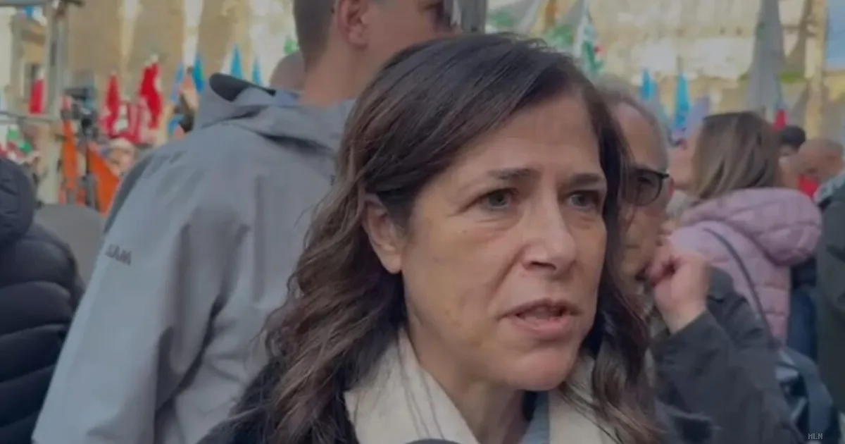 Todde assoluta: la Corte d'Appello cancella la decadenza, confermata la multa