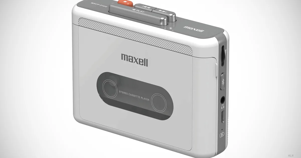 Maxell riscopre le cassette: arriva il lettore portatile con Bluetooth e USB-C