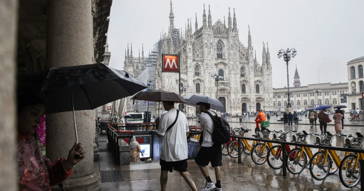 Ondata di gelo su tutta l'Italia: calo di 10-12°C e neve fino a 300 metri