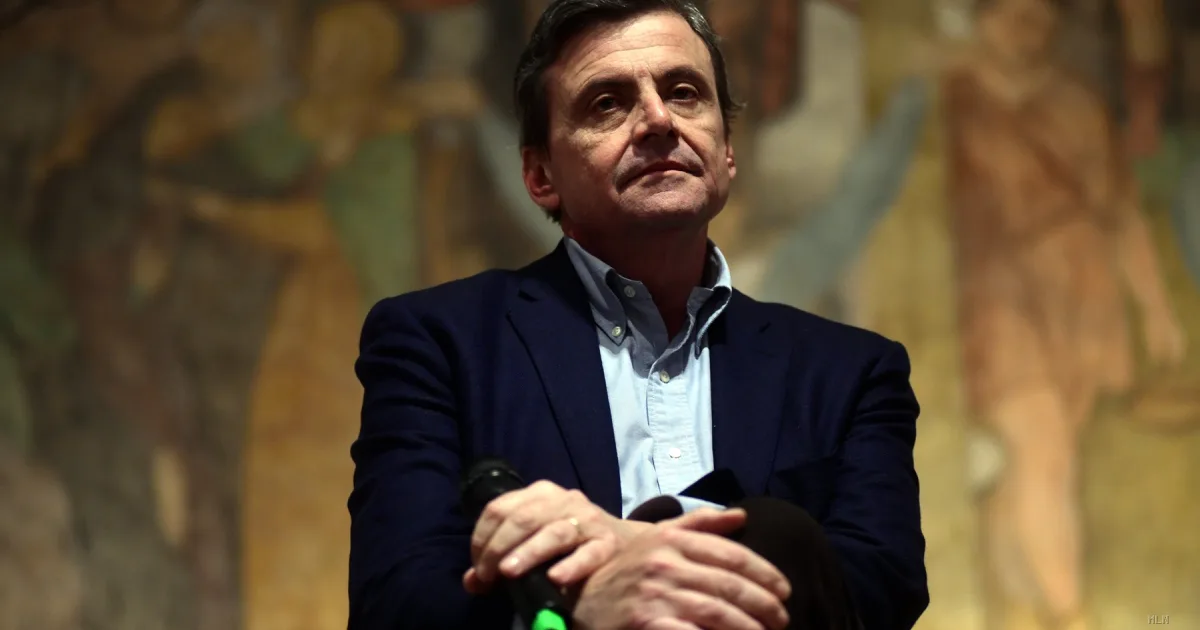 La sinistra radicale torna a dettare l'agenda. Calenda rilancia lo spazio centrista