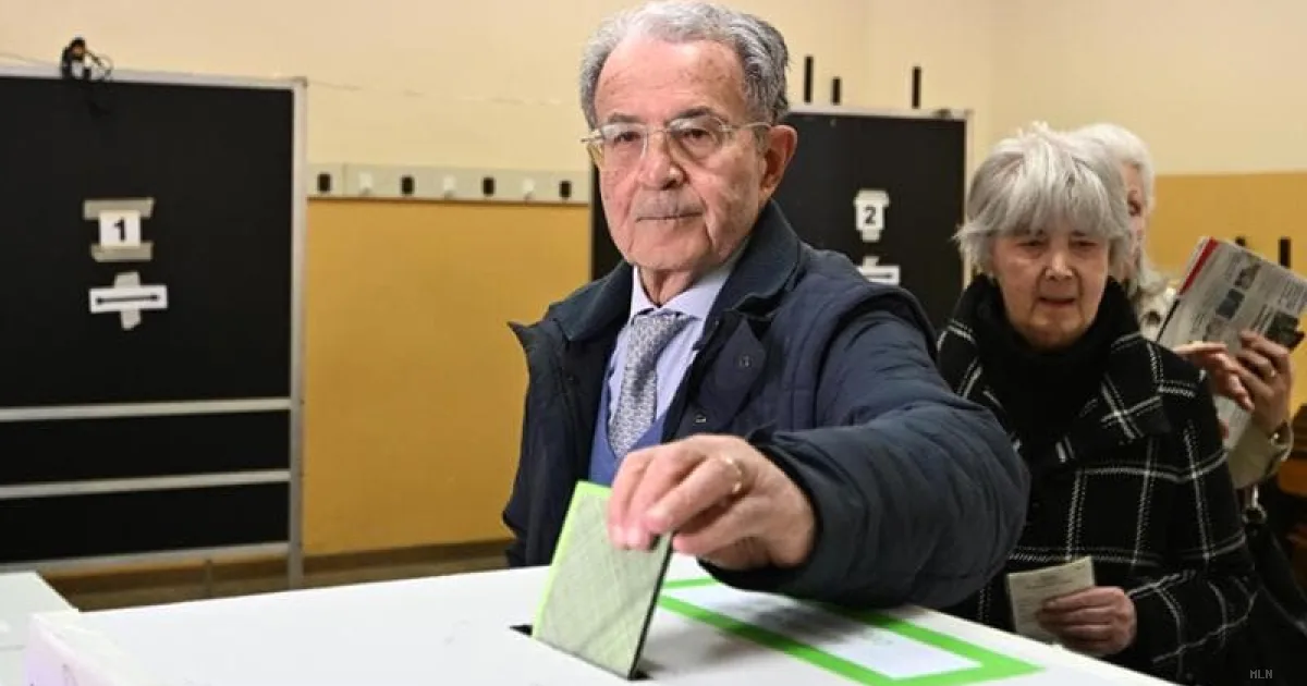 Prodi: l'esecutivo si autodistruggerà. Sui gazebo: aspettiamo il momento giusto