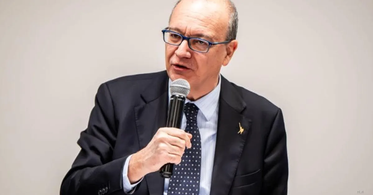 Aggressione a scuola a Bergamo, Valditara chiede leggi urgenti contro le armi tra i giovani