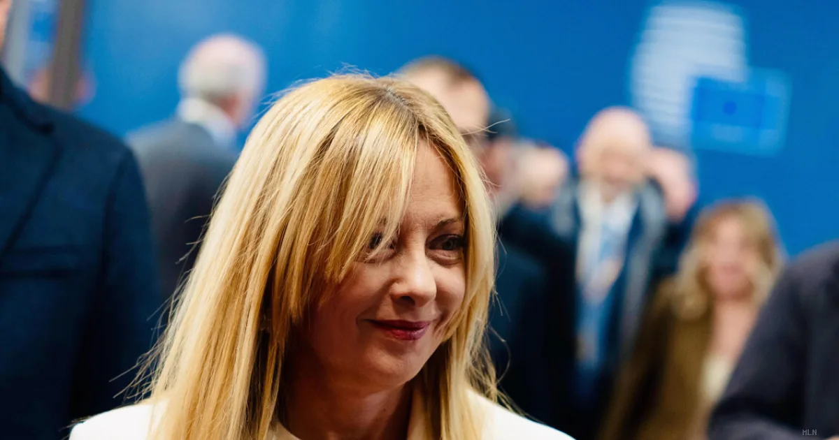 Meloni incontra Tebboune ad Algeri: al via i colloqui bilaterali tra Italia e Algeria