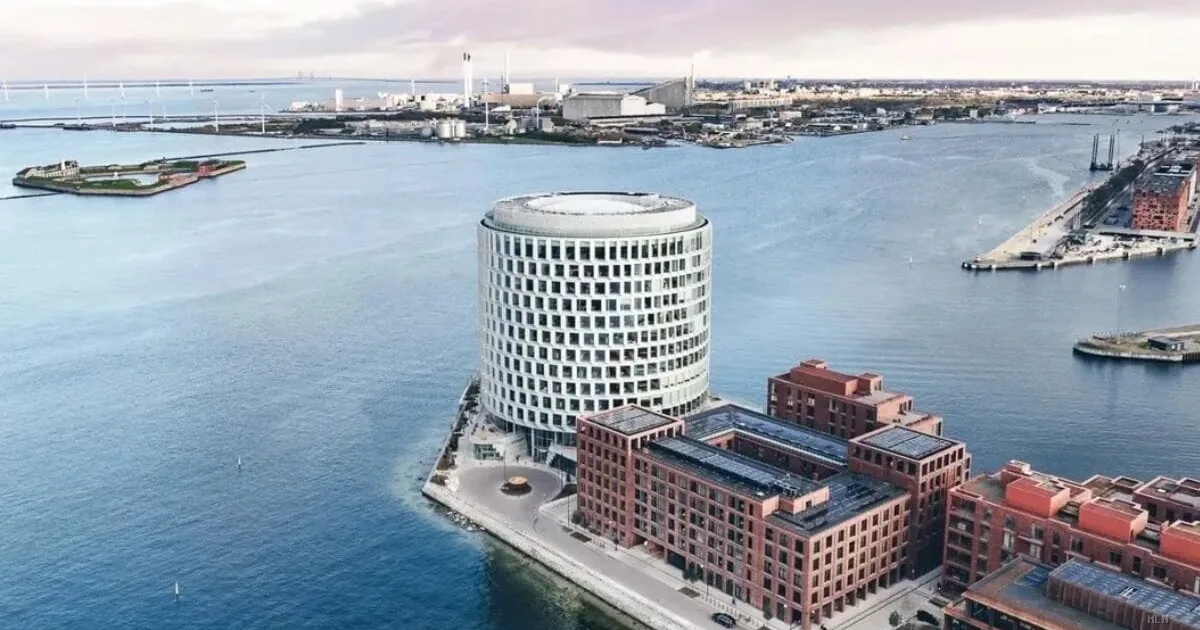 Da magazzino a uffici: il silos di Copenaghen che ridisegna lo skyline urbano