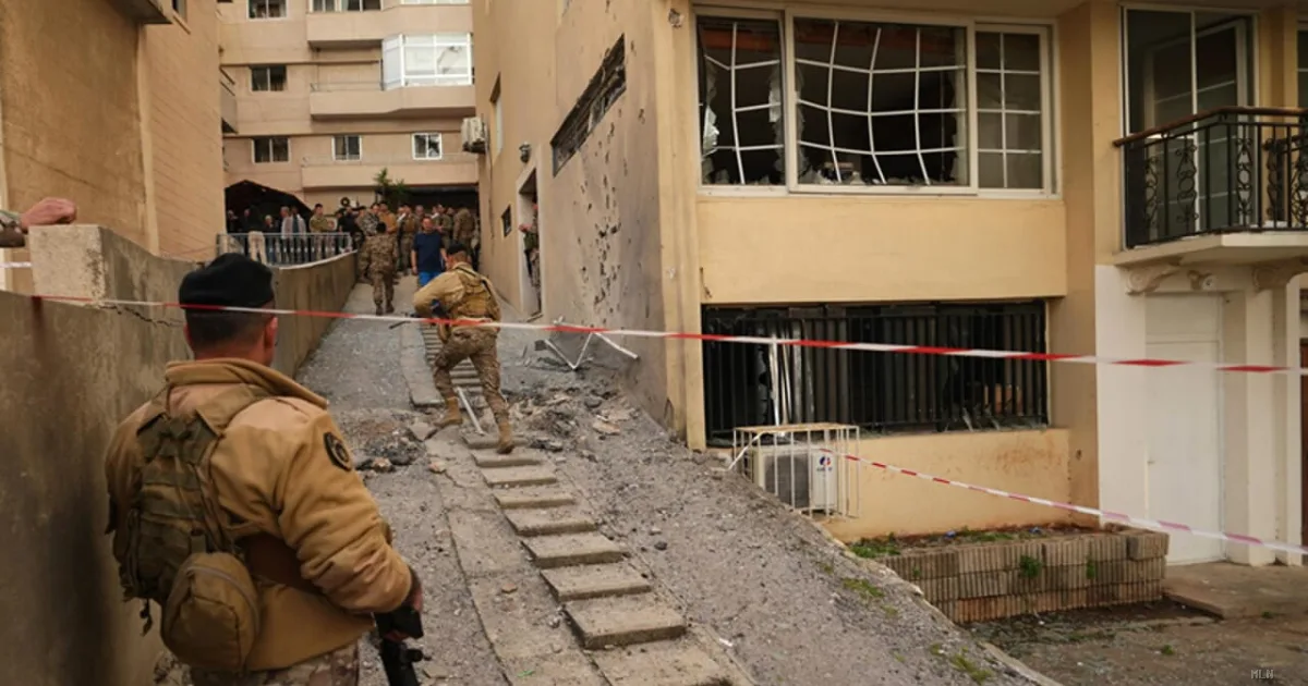 Nuovi bombardamenti israeliani su Beirut: colpito edificio nella zona sud