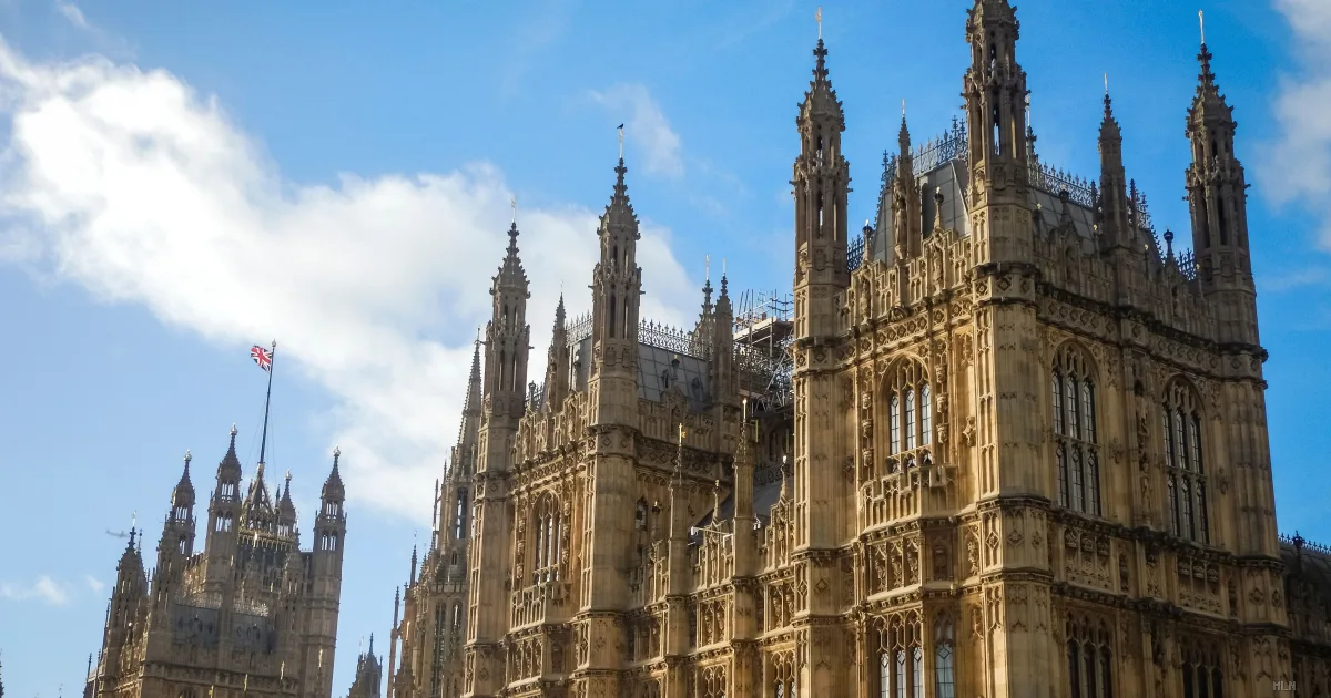 Regno Unito: stop alle donazioni in crypto alla politica, il parlamento alza l'allarme