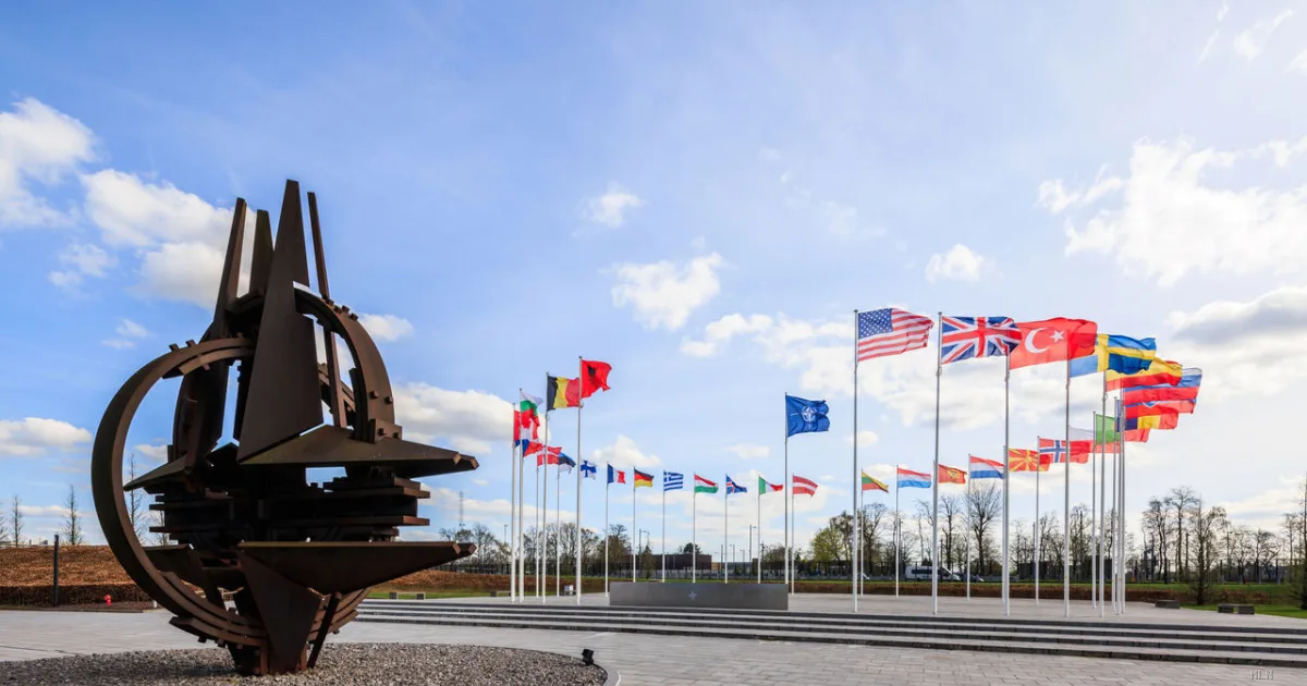 La Nato ridisegna la sua strategia: più armamenti, più spesa, più difesa dell'Ucraina