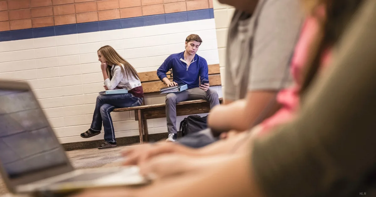 Un giovane italiano su quattro è sfiduciato e sotto pressione. L'allarme psicologico