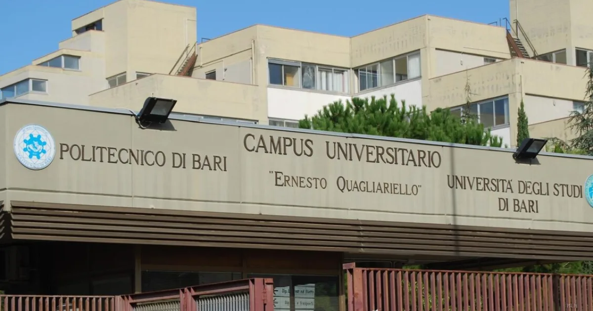 Tempesta di scirocco a Bari: pannelli metallici si staccano dal campus universitario, evacuazioni d'emergenza