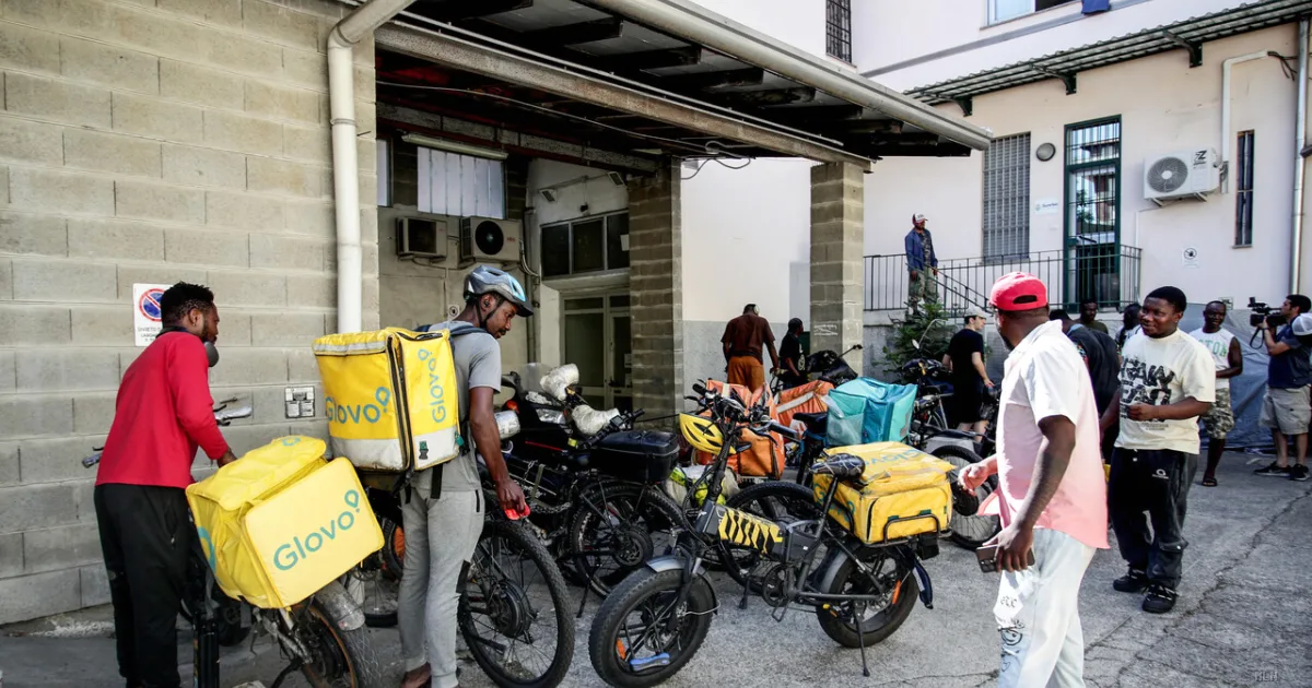 Firenze, i rider scendono in piazza: sciopero il 15 luglio contro i salari da fame