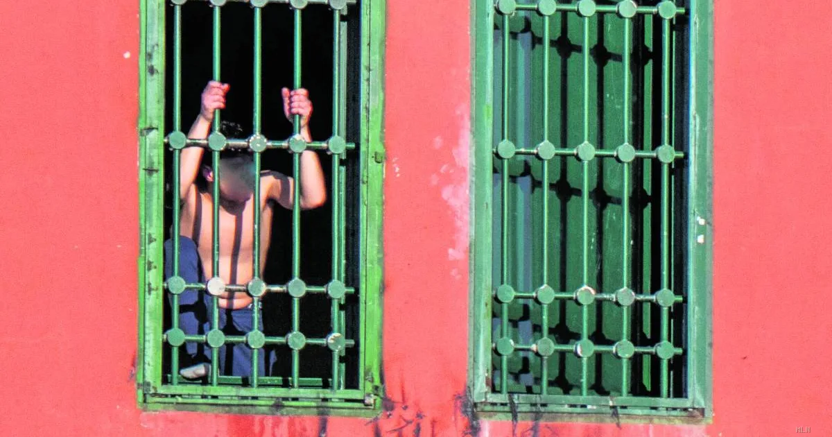 Carceri lombarde al collasso: Delpini visita il Beccaria mentre Antigone denuncia l'emergenza